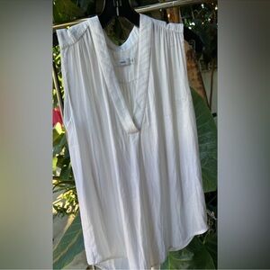 Vince v neck flowy blouse